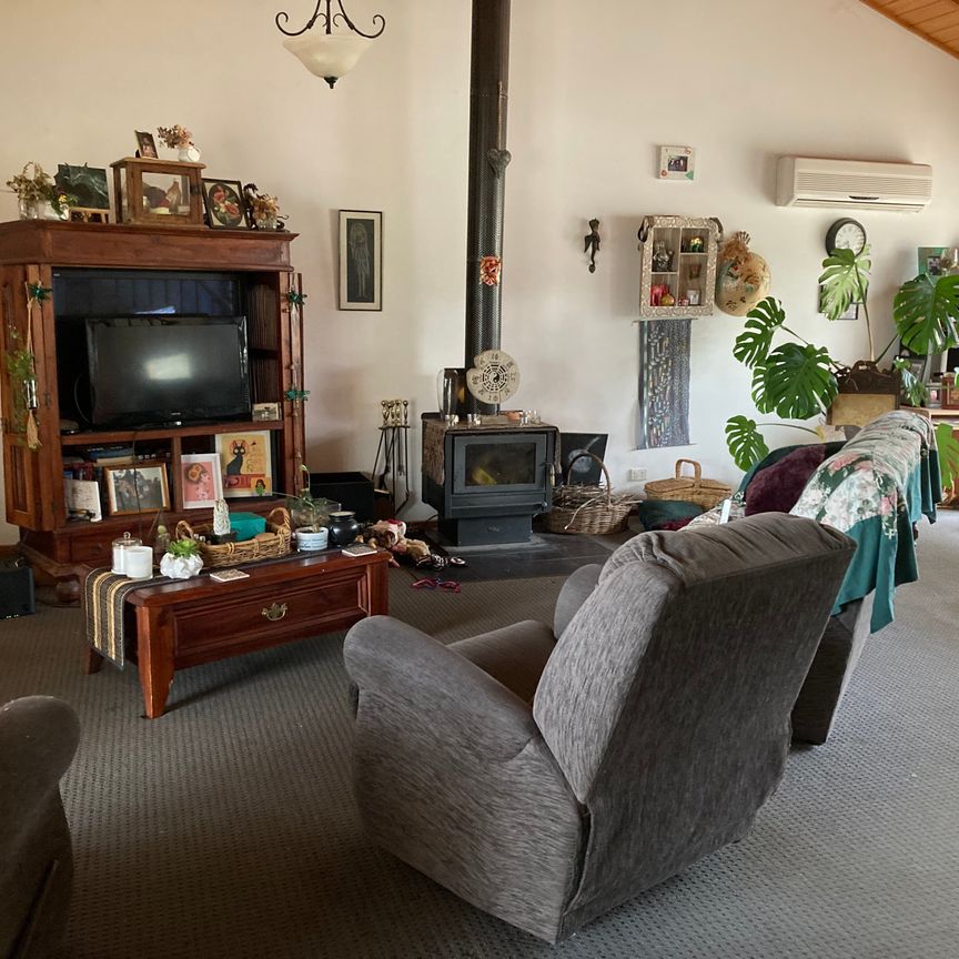 Strathfieldsaye - Photo 1