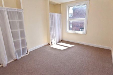 2 Bed Terraced House, Aberdeen Road, LS12 - Photo 5