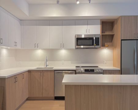 For Lease - 333 SUNSEEKER Avenue Unit# 256, Innisfil, Ontario - Photo 3