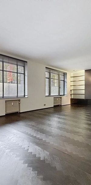 Appartement te huur in Elsene voor € 3.000 met 2 slaapkamers - Photo 1