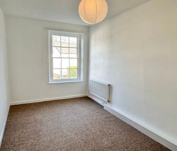 2 bedroom Beautiful Two Bedroom Cottage to rent - Photo 5