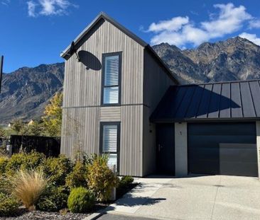 Stunning home in Jack's Point - Photo 1