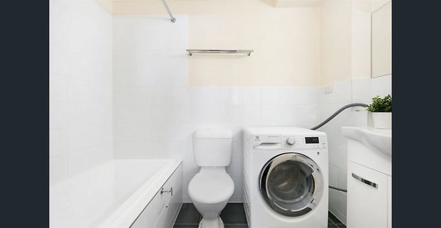 Modern Apartment in Quiet, Elevated Complex - Photo 1