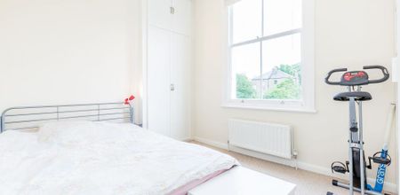 2 Bedroom, 1 bath, 1 reception Flat - Photo 4