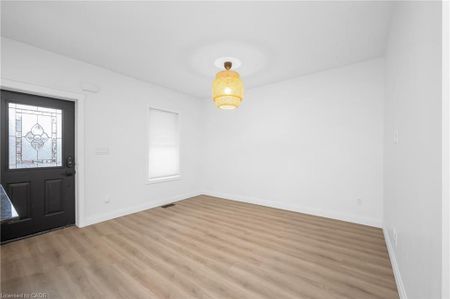 For Lease - 96 London Street, Hamilton, Ontario - Photo 3