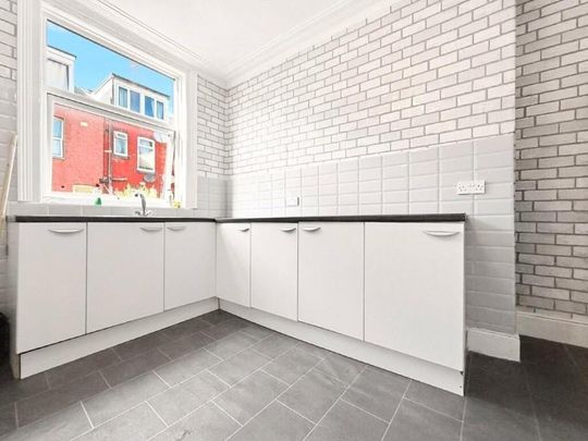 4 bedroom house to rent Nowell Crescent, Leeds, West Yorkshire, LS9 - Photo 1