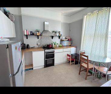 Room in a Shared House, Burnt Ash Road, SE12 - Photo 1