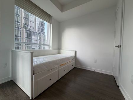 For Lease - 1 Yorkville Avenue Unit# 2302, Toronto, Ontario - Photo 3