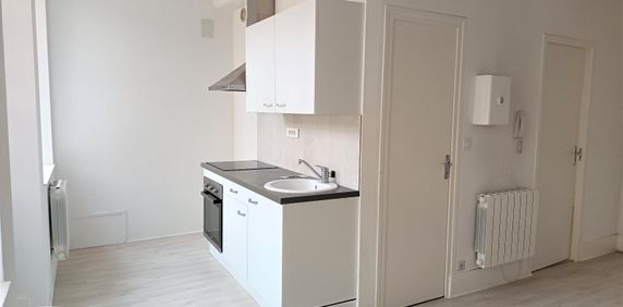 Location Appartement 2 pièces 37m² TOURNUS 71700 - Photo 2