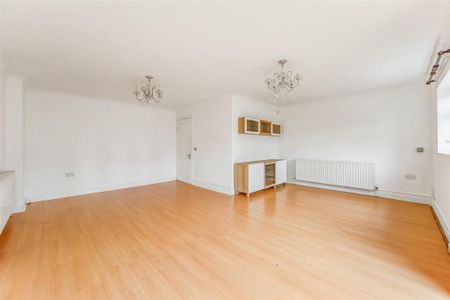 4 bedroom detached house to rent - Photo 2