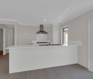 Four Bedroom Family Home in South Yunderup - Photo 2