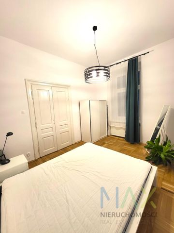 Wyremontowane mieszkanie przy ul. Łobzowskiej , kilka minut spacerem od Rynku - Zdjęcie 3