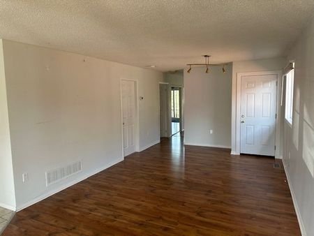 For Lease - 16 Lucas Avenue Unit# UPPER, Barrie, Ontario - Photo 2