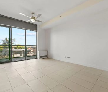 “2 BED APARTMENT + carpark” - Photo 1