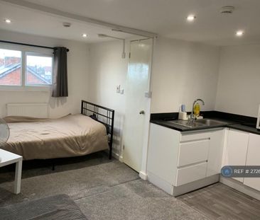 Studio to rent - Photo 2