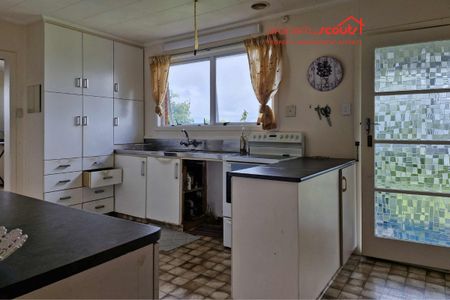 Location and Space - Photo 4