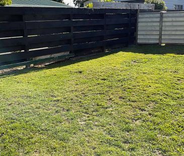 3-Bedroom House Near Lytton High School. - Photo 1