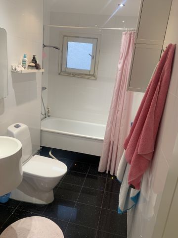 Helsingörsgatan, Kista - Photo 2