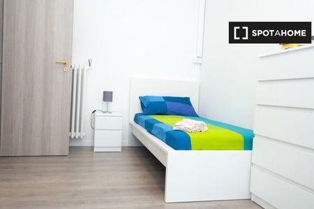 turin, Piedmont 10143 - Photo 2