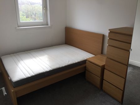 4 Bed Maisonette, Ark Lane, G31 - Photo 2