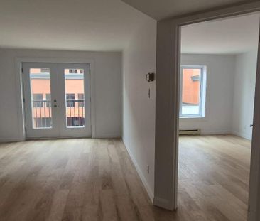 BEAU 3 1/2 À LOUER - Photo 2