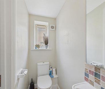 3 bedroom end of terrace house to rent - Photo 4