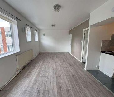 Trinity Avenue, Northampton, NN2 - Photo 1