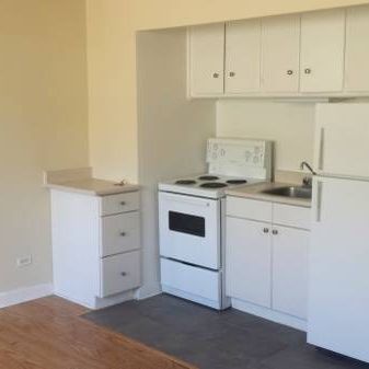 Bachelor Unit Available to Move In Now - Steps Away From uOttaw - Photo 3