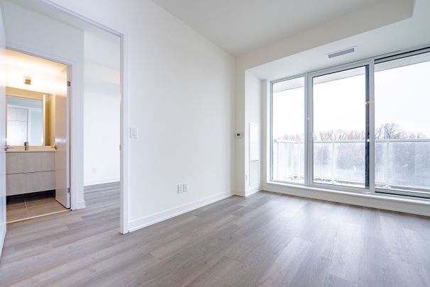 For Lease - 6 David Eyer Road Unit# 409, Richmond Hill, Ontario - Photo 1