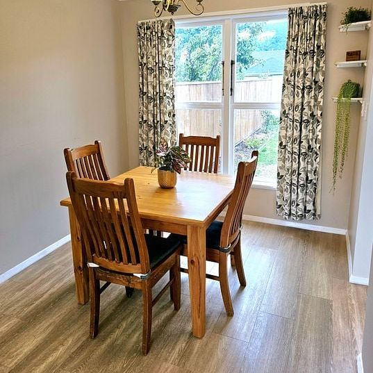 GORGEOUS FULLY FURNISHED PROPERTY - 6 MONTH LEASE - Photo 1