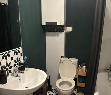 £750 PCM, Spacious One Bedroom First Floor Flat in Custom House, Do... - Photo 4