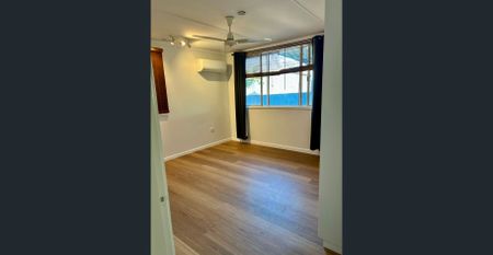 Neat and Cozy renovated 3x1 on a 742sqm block - Photo 4