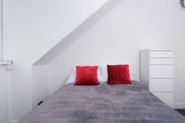 1 Bed Flat, Holburn Street, AB10 - Photo 1