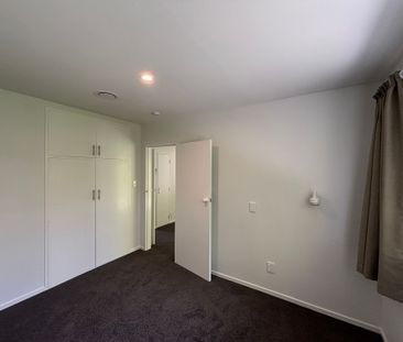 Recently renovated two bedroom home - Close to Town! - Photo 4