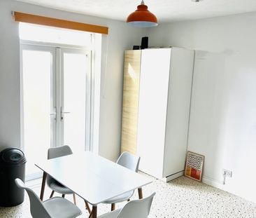 Room in a Shared House, Newcombe Road, SO15 - Photo 2
