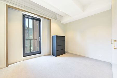 Harbour View Luxury: Exquisite Residence at Revy with North-Facing Aspect - Photo 3