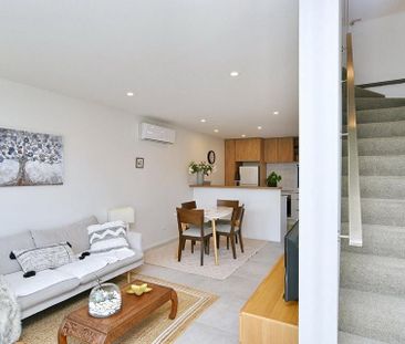 Modern, warm & Prime location - Photo 6
