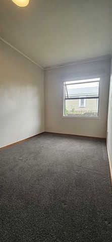 Family home 3-4 bedroom ready to move in - Photo 3