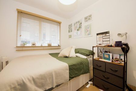 3 bedroom flat to rent - Photo 2