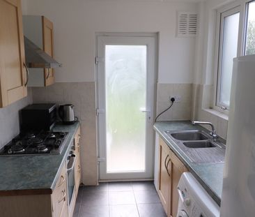Room in a Shared House, Brampton Grove, HA9 - Photo 4
