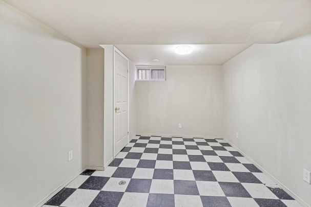 For Lease - 1391 Claymor Avenue, Mooneys Bay - Carleton Heights and Area, Ontario - Photo 1