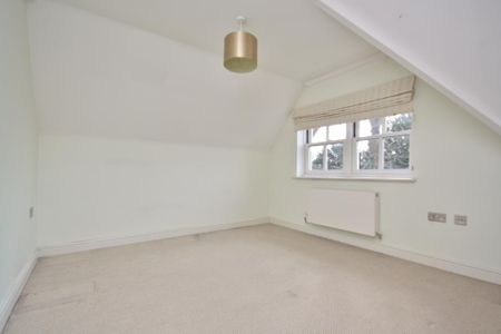 Eastgate Lodge, Eastgate Gardens, Guildford, Surrey, GU1 4AZ - Photo 5