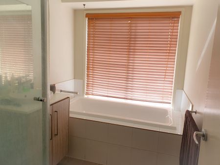 Redbank Plains - Photo 5