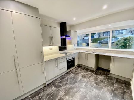 3 bedroom semi-detached house to rent - Photo 5