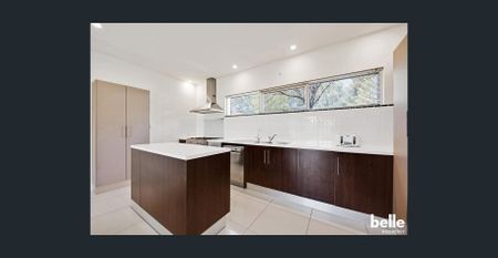 Modern & Low-Maintenance Living in the Heart of Mawson Lakes - Photo 5