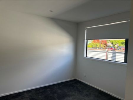 NEAR-NEW CONTEMPORARY LIVING - Photo 5