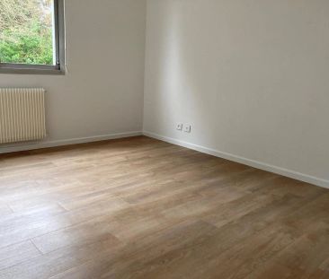 Appartement à louer 4 pièces 69.26m² - Photo 3