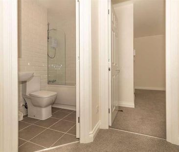 Woodland Grove, Epping, CM16 - Photo 5