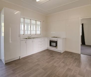Neat and Tidy Home in Booval! - Photo 5