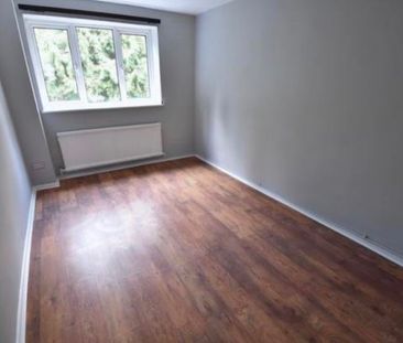 2 Bed Flat, The Larches, LU2 - Photo 3